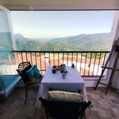 Casa Perejil, un balcón al Genal