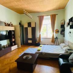 Central 2 bedrooms apartment
