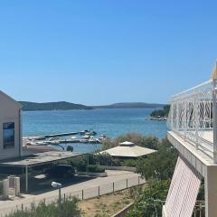Seaview apartment at beach