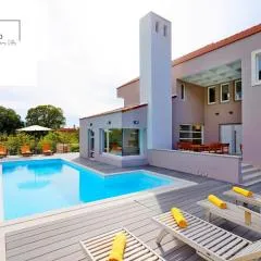 Villa Jure with heated pool, great garden, quiet location
