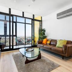 Sky High at Southbank - Sprawling Views and Free Parking