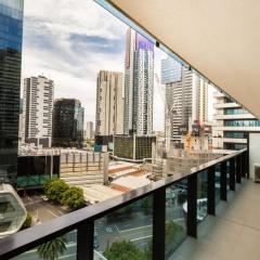 Southbank Balcony Stay across from Crown with Pool