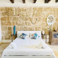 Picasso Art Room Studio Apartment