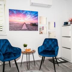 Blue apartment with FREE parking