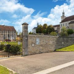 Cottage with independent studio in Molesme