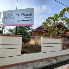 De Hanami Homestay Setrayasa