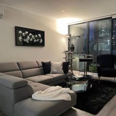 LUX 3BR Bourke St Sub-penthouse: Amazing Terrace