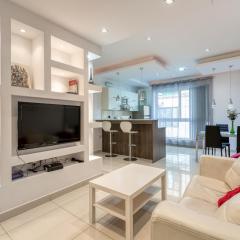 Lovely, spacious 2BR APT in the centre of Sliema by 360 Estates