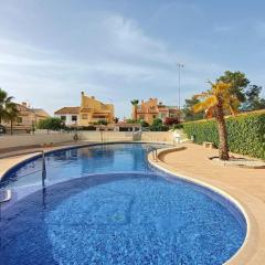 Sunny House Torrevieja with communal pool and garden