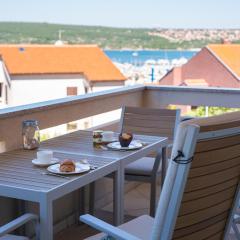 Sea & Wine Apartment with Terrace & Scenic Sea View, Punat