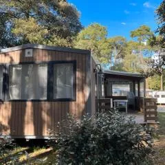 Grand mobile-home 45M2 au calme et au bord de mer