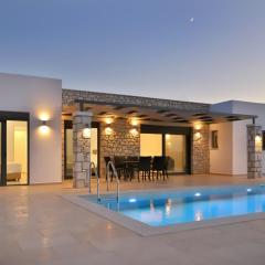 Villa Tropicana, luxury villa with pool by Sternes Properties