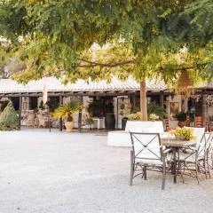 LA CUADRA, Finca a los pies de Sierra Nevada, a 10 minutos del centro, Piscina, Jardín, Barbacoa
