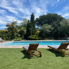 Gite confortable avec terrasse et piscine