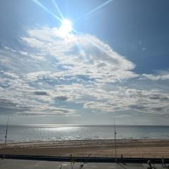 Beach View Apartment - Seafront Luxury Property, Bridlington