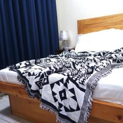 The Amyzing Suite-2BR Condotel Goshen Land Towers, Central Baguio