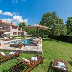 Villa Morena mit Pool, bis 12 Personen, Garten, umgeben von Natur