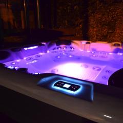 Le Logis du Marquis Jacuzzi Billard