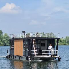 Tiny Houseboat Luxery