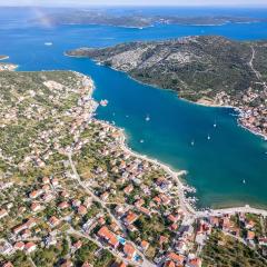 Two-Bedroom Apartment In Vinisce