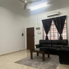 D’ Rahmat Homestay by BiNa