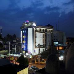 Hotel Blue Bird, Nagaon