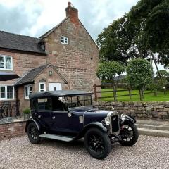 3 Bedroom Character Peak District Farmhouse Near Alton Towers, Polar Bears, Chatsworth House