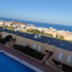 Apartamento reformado con piscina y vistas