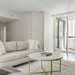 Hollywood 2BR w Gym Pool Lounge nr the 101 LAX-730