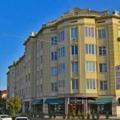 Apartment 3-room Beruni street