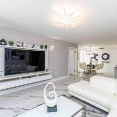 Luxury VIP 3 Bed 2 Bath Apartment Yacht Club Aventura