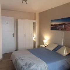 Hostal Mari en La Laguna, alquiler habitación privada en hostal, 6 habitaciones cerca de la universidad y aeropuerto Norte, 3 baños compartidos