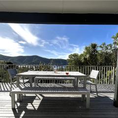 Waikawa Bay bach with spectacular views