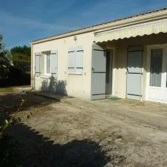 Maison Calme à Saint-Pierre-d'Oléron, Proche Plage et Commerces, 4 Couchages - FR-1-246A-149