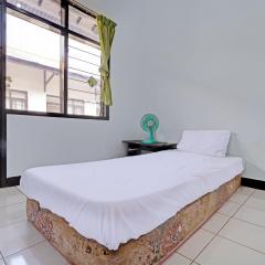 OYO Life 92901 Kost Bu Nur