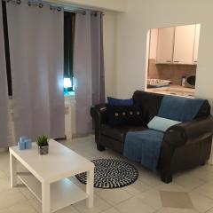 Stylish Montreal Apartment: Comfortable Stay in the Golden Square Mile