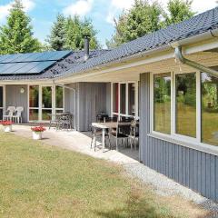 Cozy Home In Frvang With Kitchen