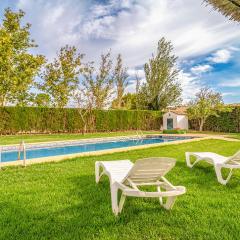 Awesome Home In Teba With Kitchen