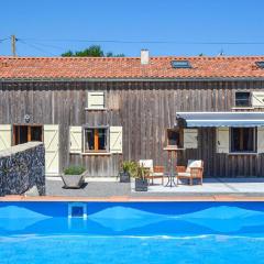Stunning Home In Poitou Charentes With Jacuzzi, Wifi And Outdoor Swimming Pool