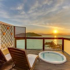 Bangalo com jacuzzi vista mar e churrasqueira