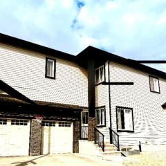 7BDRM Pet Friendly 3Car Garage Home Sleeps18