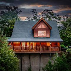 Cabin-n-Smokys! Indoor Resort Pool Views Hot Tub Game Room