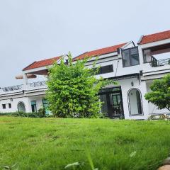 Mây Trắng Farmstay Villas Venuestay