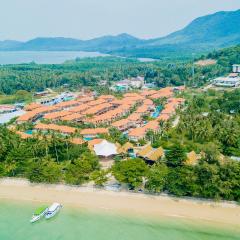 Blue Bay Resort - Access to Pool and Beach-Phuket & Krabi