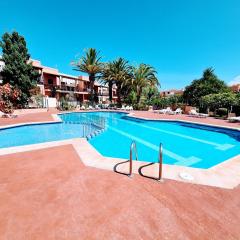 VV Los Balconcitos 21 "by henrypole home"