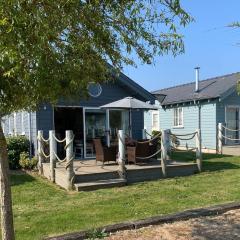 Blue Anchor Retreat at The Bay Filey, sleeps 4, 2 dogs welcome for free too