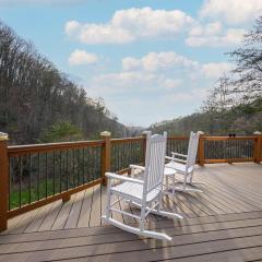 Secluded Cabin / Stunning Mtn View / Paved Drive