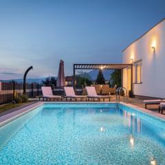 Villa Blue Lagoon - Private Pool and Whirlpool