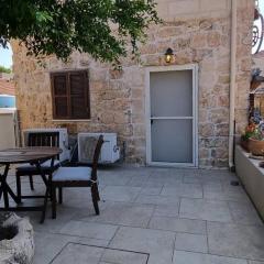 Cottage in Center of Historic Zichron Yaakov