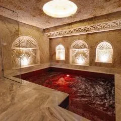 Canyon Cave Hotel